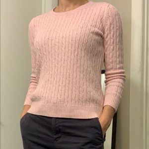 Karen Scott cable knit sweater, crew neck, light pink with speckles.